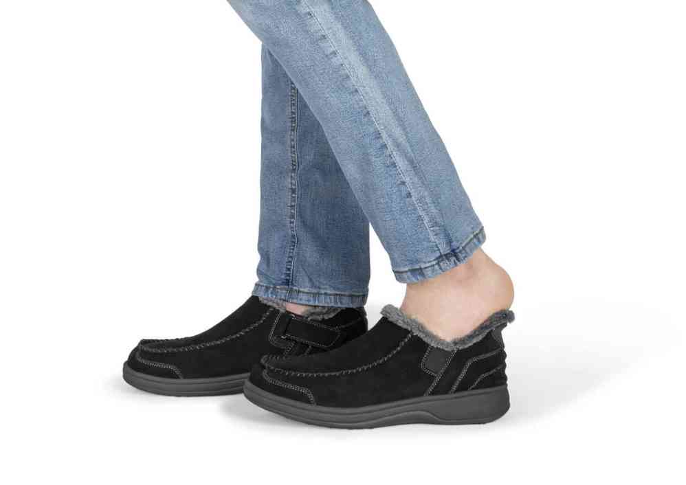 Orthofeet Men\'s Black Slip-On Wool-Lined Loafers Amazon.com | Orthofeet Men main image 3