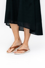Revere Napoli Women's Flip Flop Sandals - Cognac