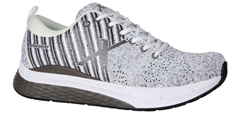 Xelero Steadfast X52800 Athletic Shoe : White/Grey